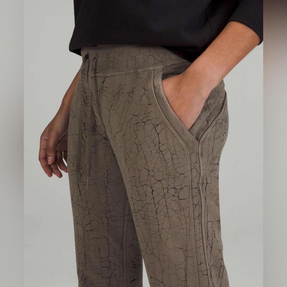 Lululemon Warm Down Jogger *7/8 Length
Thread Dye Rover Black - Picture 4 of 9